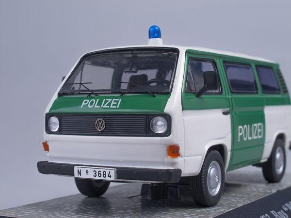 Volkswagen Transporter T3 bus «Polizei» (PREMIUM CLASSIXXS) [1983г., Белый с зеленым, 1:43]