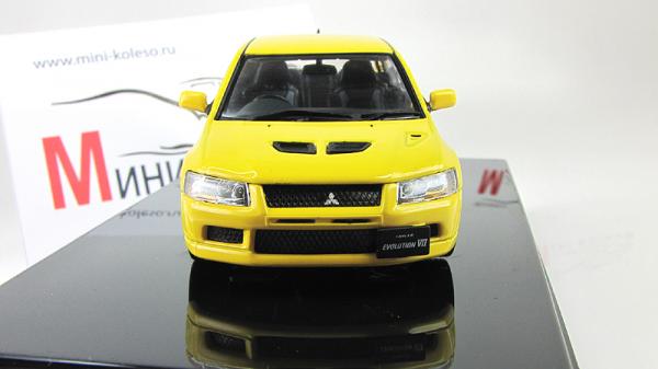 Mitsubishi Lancer Evo VII (Autoart) [2001г., Желтый, 1:43]