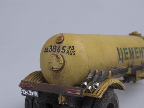 ЗИЛ-130В1 с полуприцепом-цементовоз ТЦ-11, со следами эксплуатации (СарЛаб) [1962г., Голубая кабина с желтой цистерной, 1:43]