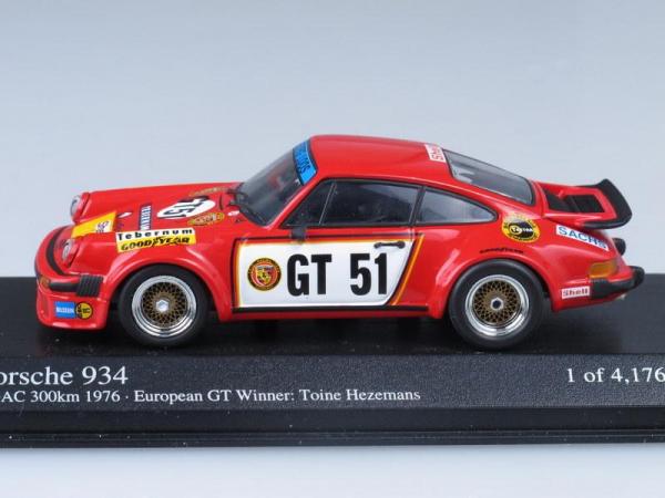 Porsche 934 No.51, Winner European GT Nurburgring Hezemans (Minichamps) [1976г., Красный, 1:43]