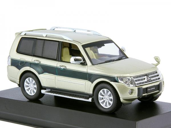 Mitsubishi Pajero Long S-E (J-collection) [2012г., Бежевый, зеленый, 1:43]