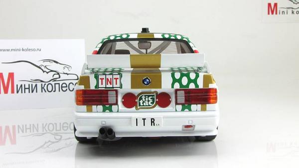 BMW M3 DTM (Autoart) [1982г., белый/зеленый, 1:18]