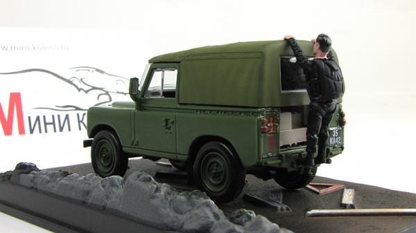 Land Rover Series III James Bond «The Living Daylights» (Atlas/IXO) [1971г., Зеленый, 1:43]