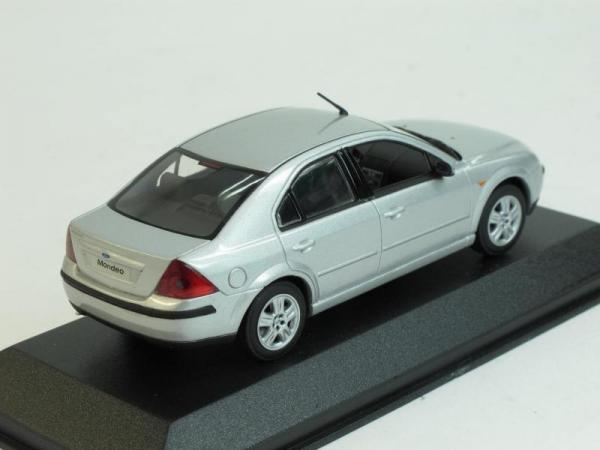 Ford Mondeo Sedan (Minichamps) [2001г., Серебристый металлик, 1:43]