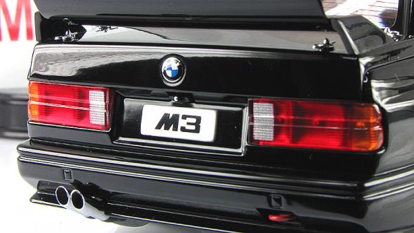 BMW M3 (E30) DTM PLAIN BODY VERSION (Autoart) [1982г., Черный, 1:18]