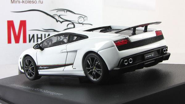 Lamborghini Gallardo LP570-4 Superleggera - Bianco Monocerus (Autoart) [2010г., Белый, 1:43]