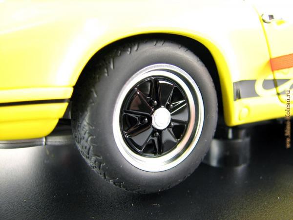 PORSCHE 911 CARRERA RS 2.7 (Autoart) [1973г., Желтый, 1:18]