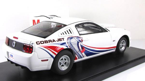 FORD MUSTANG COBRA JET (Autoart) [2009г., Белый, 1:18]