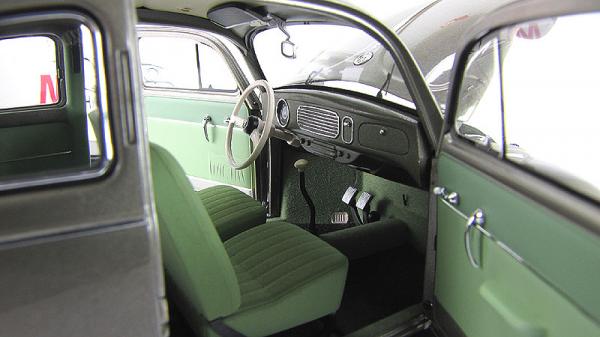 VOLKSWAGEN BEETLE KAEFER LIMOUSINE (Autoart) [1955г., Серый, 1:18]
