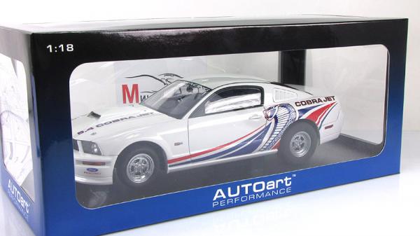 FORD MUSTANG COBRA JET (Autoart) [2009г., Белый, 1:18]