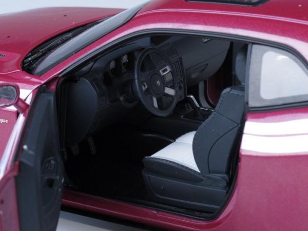 Dodge Challenger R/T (Highway 61) [2010г., Розовый металлик, 1:18]