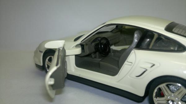 Porsche 911 Turbo (UNI-Fortune) [Бежевый, 1:32]