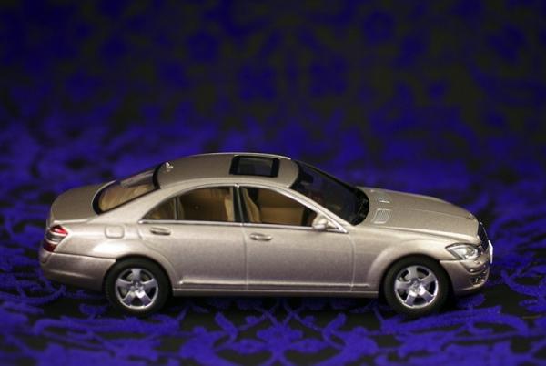 Mercedes-Benz S-Klasse (Autoart) [2005г., Серый, 1:43]
