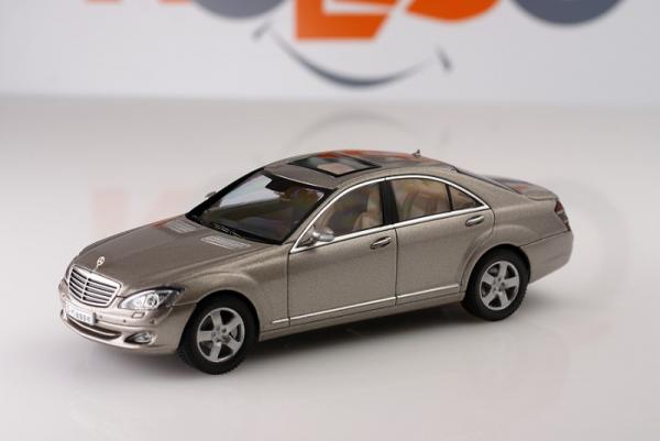 Mercedes-Benz S-Klasse (Autoart) [2005г., Серый, 1:43]