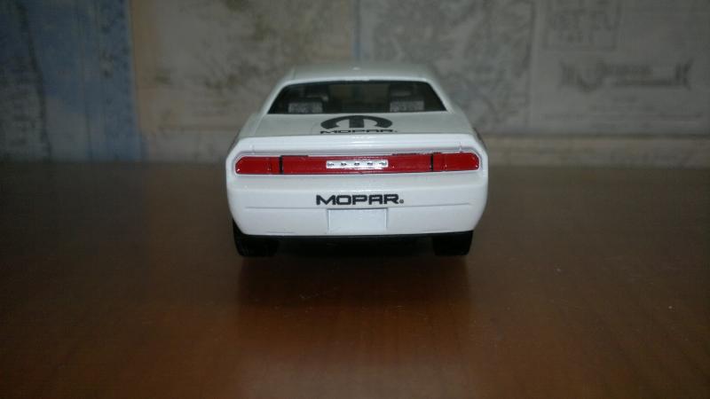 Dodge Challenger Drac Pac 2011 от Mopar конверсия 1:43