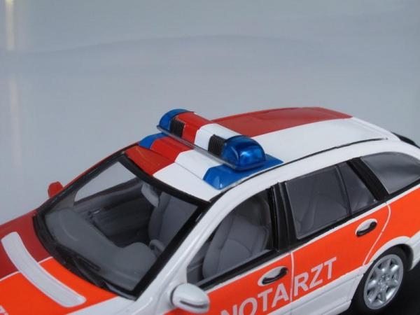 Mercedes-Benz C-Class Kombi Notarzt + Feuerwehr (NEF) (Minichamps) [2001г., Белый, оранжевый и красный, 1:43]