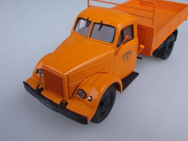 ГАЗ-51В бортовой длиннобазный, конверсия (НАП) (Vector-Models) [1957г., Оранжевый, 1:43]