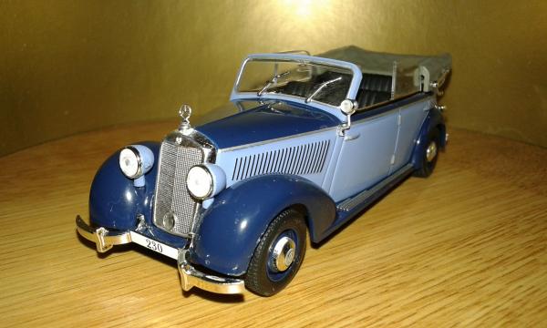 Mercedes-Benz 230 Convertible D (немецкая журнальная серия) [1939г., темно синий , светло синий, 1:43]