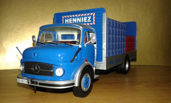 Mercedes-Benz L 911 HENNIEZ (IXO) [1969г., синий, 1:43]