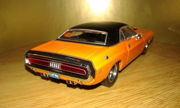 Dodge Challenger (Greenlight) [1970г., оранжевый, 1:43]