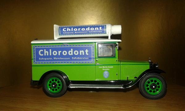 Mercedes-Benz L1000 Chlorodont (PREMIUM CLASSIXXS) [1929г., ярко зеленый, 1:43]