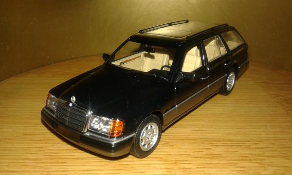 Mercedes-Benz 320TE (Minichamps) [1990г., черный, 1:43]