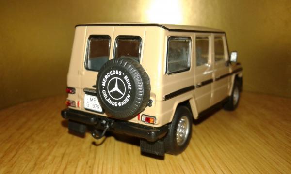 Mercedes-Benz 230GE (Minichamps) [1980г., бежевый, 1:43]