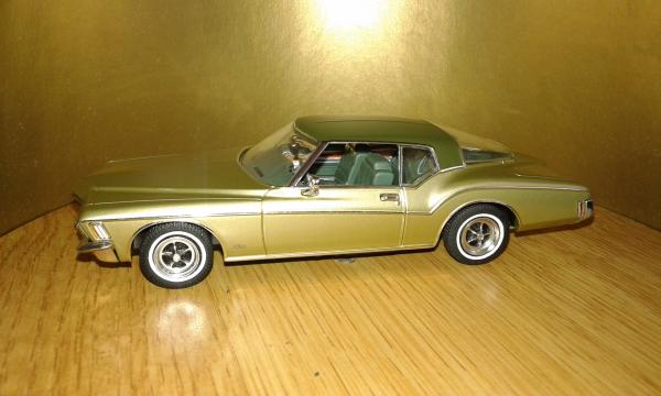 Buick Riviera Coupe (Premium X) [1971г., золотисто зеленый, 1:43]