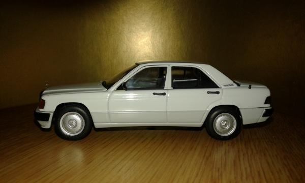 Mercedes-Benz 190E 2.0 (Autoart) [1990г., белый, 1:43]