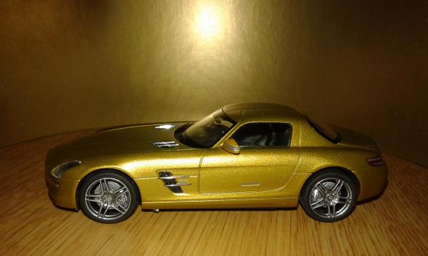 Mercedes-Benz SLS AMG (Schuco) [2009г., золотистый, 1:43]