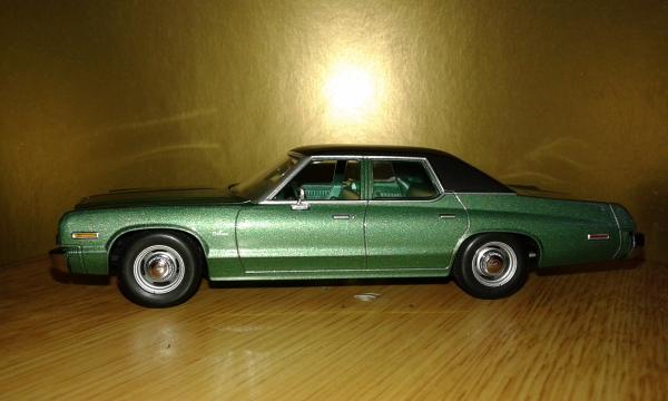 Dodge Monaco (Minichamps) [1974г., зеленый металлик, 1:43]