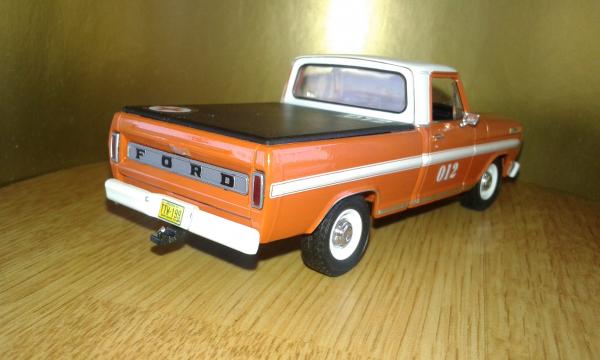 Ford  F100 Pick-up, Brasilia (Premium X) [1979г., оранжевый, 1:43]