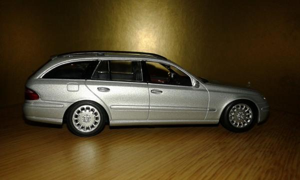Mercedes-Benz E-Class (Minichamps) [2001г., серебристый, 1:43]