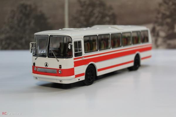 ЛАЗ-699Р "Турист-2" (Classicbus) [1978г., белый/красный, 1:43]