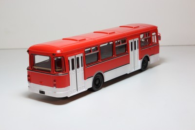 Лиаз-677М (Советский автобус) [1986г., красный/белый, 1:43]