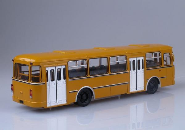Лиаз-677М (Советский автобус) [1990г., охра. белые двери, 1:43]
