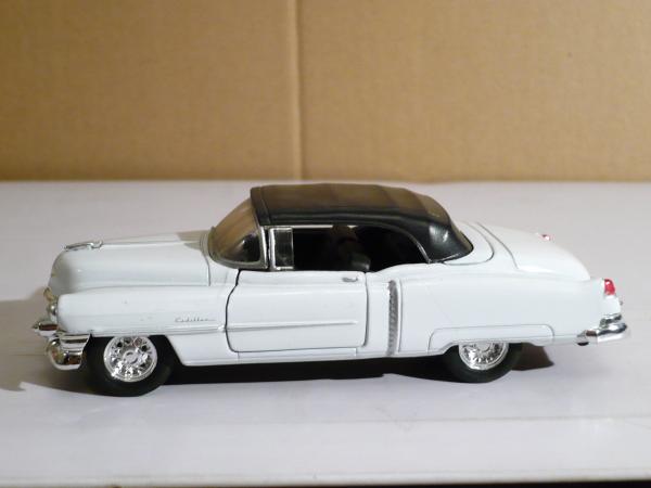 Cadillac Eldorado (Welly) [1953г., белый, 1:43]