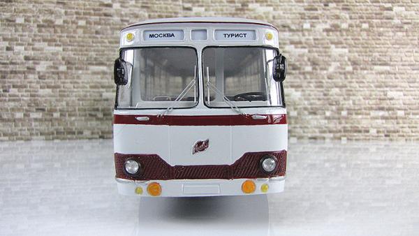 Лиаз-677В экскурсионный (Vector-Models) [1970г., бленый .бордовый, 1:43]