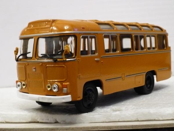 ПАЗ-672М (Советский автобус) [1982г., охра с белыми дверями, 1:43]