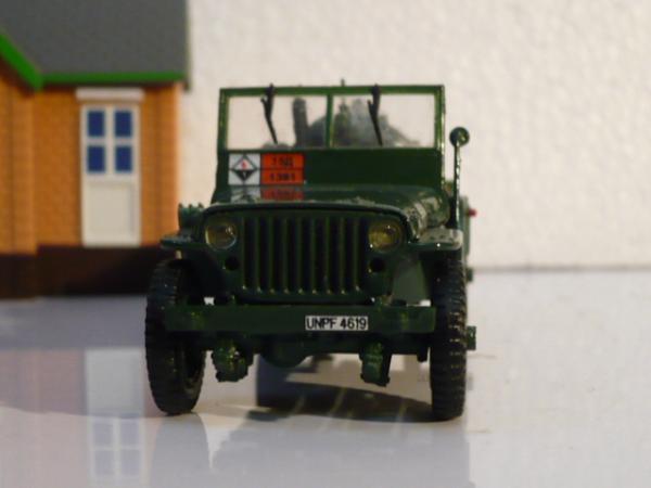 Jeep топливозаправщик малой авиации (Bu Universal Hobbies, КНР) [1962г., зелёный, 1:43]