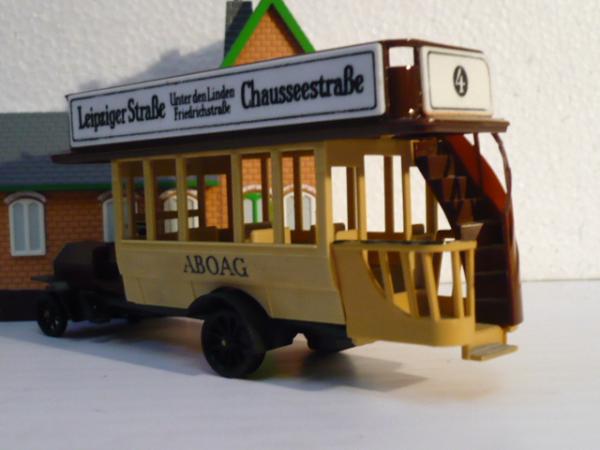 Берлинский автобус Daimler, 1911год (Veb Plastspielwaren, Berlin) [1911г., комбинированный, бежевый с коричневым, 1:43]