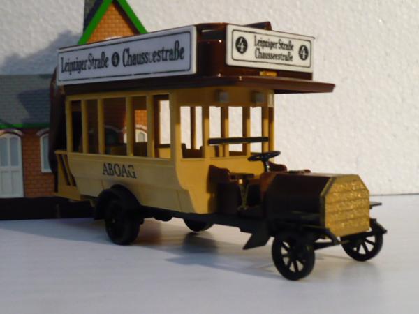 Берлинский автобус Daimler, 1911год (Veb Plastspielwaren, Berlin) [1911г., комбинированный, бежевый с коричневым, 1:43]