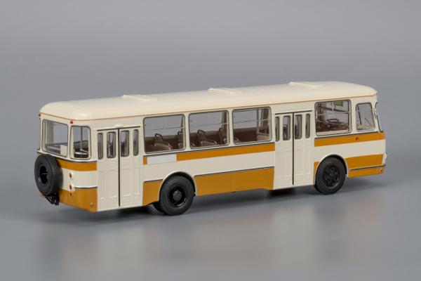 Лиаз-677М (Classicbus) [1978г., ббежевый.жёлтый, 1:43]