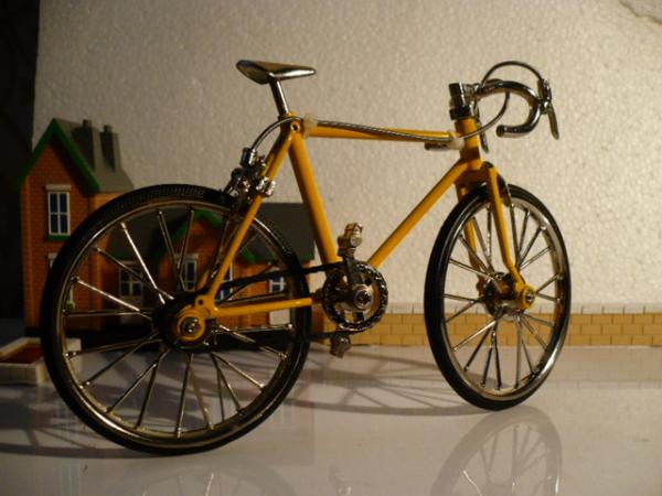 велосипед спортивный Racing bike (Racing bike) [желтый, 1:10]