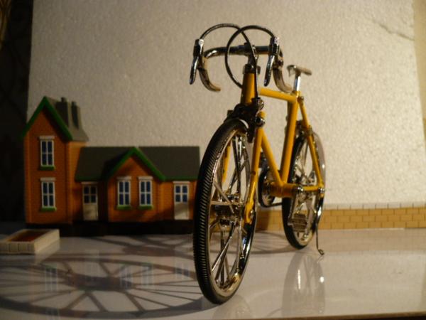 велосипед спортивный Racing bike (Racing bike) [желтый, 1:10]