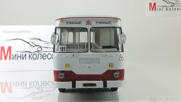 Лиаз-ЯАЗ 677М учебный (Vector-Models) [1986г., красный/белый, 1:43]