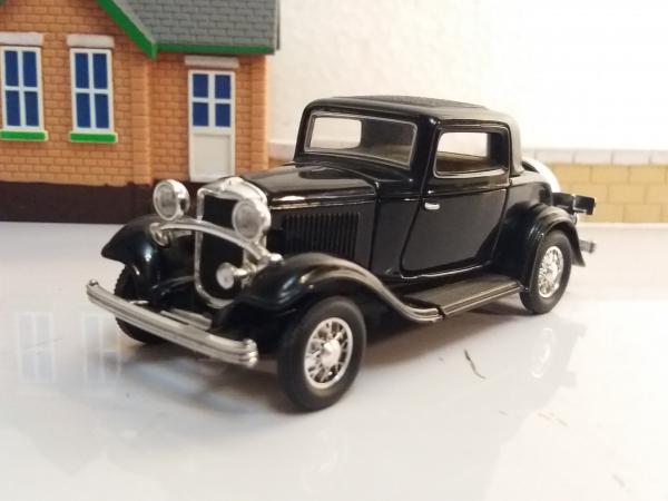 Ford 3-window coupe (Road Signature) [1932г., черный, 1:43]