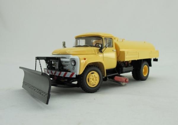 ЗИЛ ПМ-130Б Поливомоечный «Автоэкспорт» (DiP Models) [1977г., желтый, 1:43]